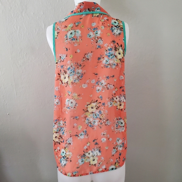 Paper Crane Anthro Sleeveless Peach and Green Floral Top - Picture 2 of 7